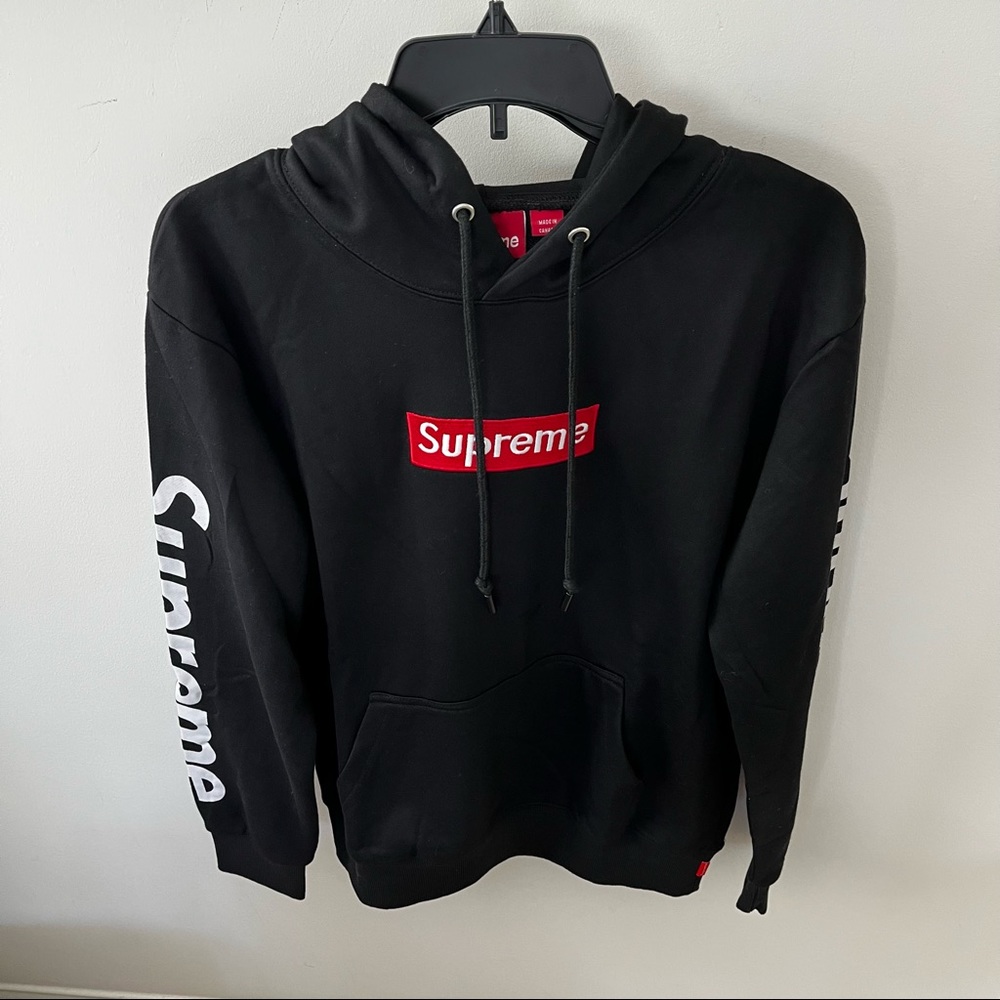 Supreme Black Box Logo Hoodie  Size M Made in canada NWT $530.